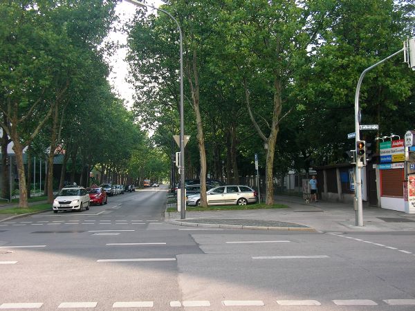 Infanteriestraße mit Radweg