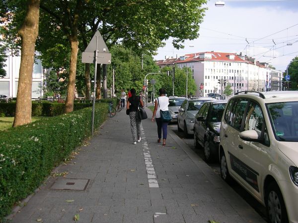Radweg an der Dachauer Straße
