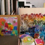 Pigmente im Atelier von Petra Amarell