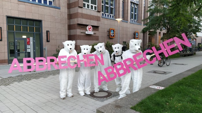 Eisbären für den Erhalt des Justizzentrums Nymphenburger Straße